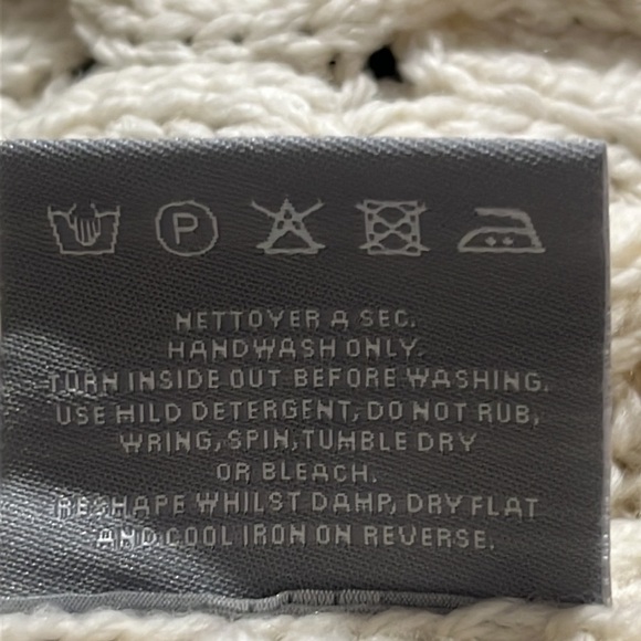 ARAN WOOLEN MILLS BEIGE POCKET SCARF! - Picture 7 of 8